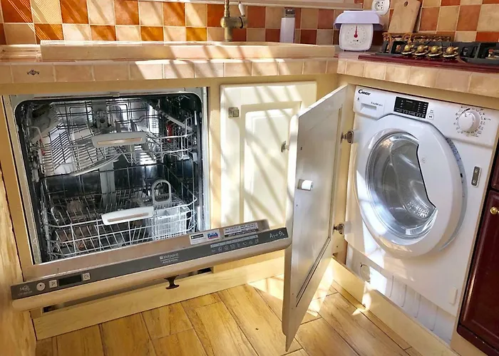 Centro Silenzioso E Confortevole Con Terrazzo Bioclimatico A 2 Minuti Dal Mare Apartment *